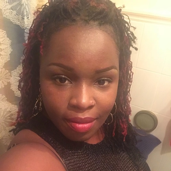 Meet Your Posher!!!😘😂☺️🙏🏾💋💄 - Picture 1 of 6